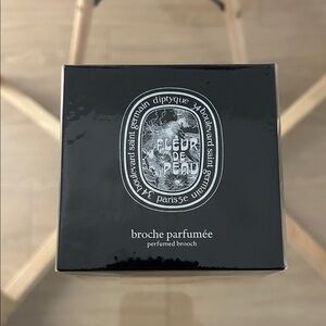 Diptyque Black Perfumed Brooch Box